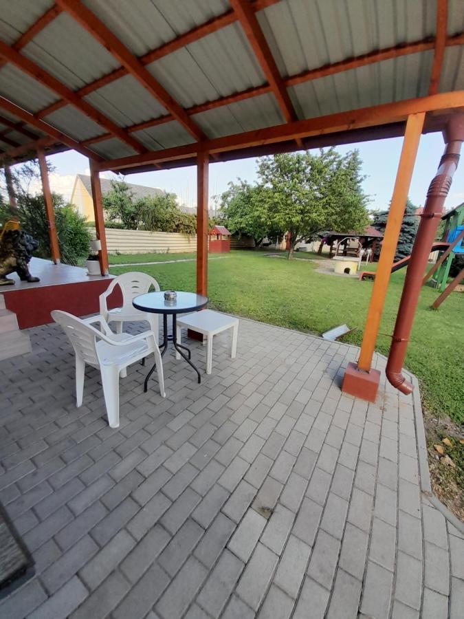 Napsugar Vendeghaz Apartamento Tiszaújváros Exterior foto