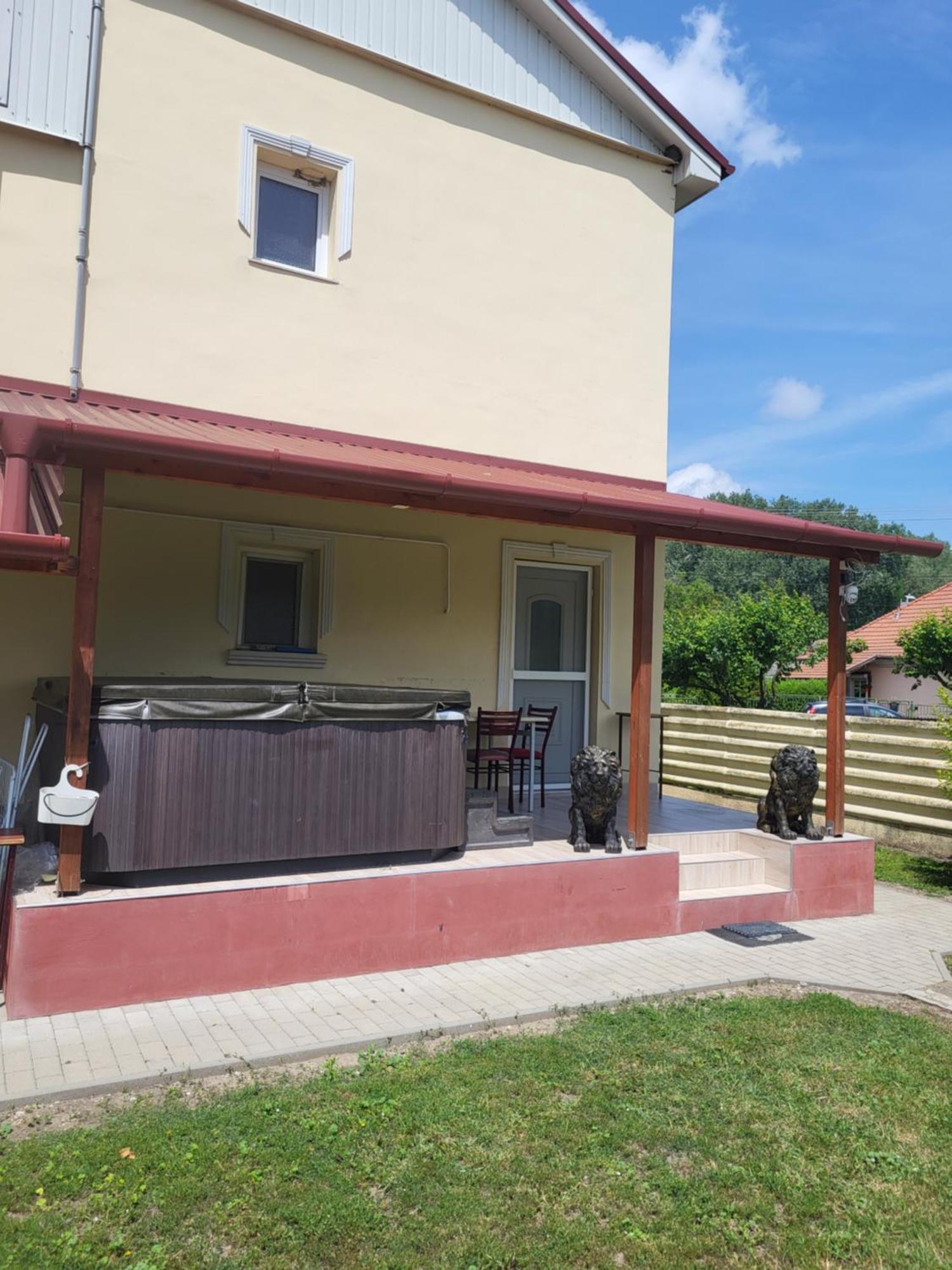 Napsugar Vendeghaz Apartamento Tiszaújváros Quarto foto
