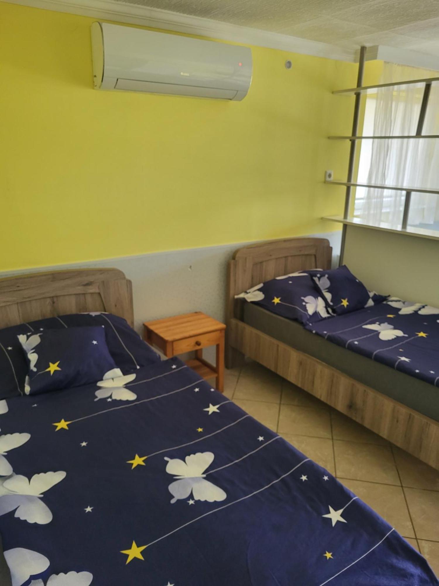 Napsugar Vendeghaz Apartamento Tiszaújváros Quarto foto